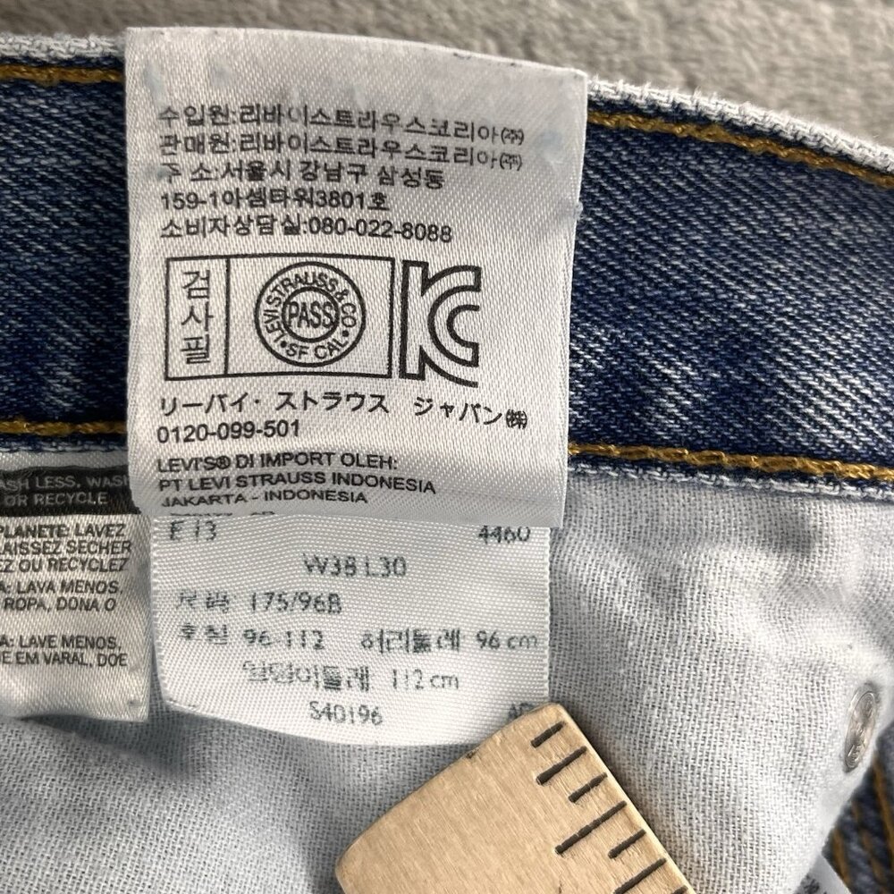 Levis 505 Jeans Mens 38x30 Blue Denim Medium Wash Straight Fit Button Fly Y2K - Picture 3 of 16